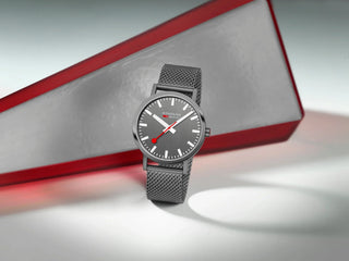 MONDAINE EXPANDS THE CLASSIC COLLECTION WITH A NEW ANTHRACITE COLOURWAY